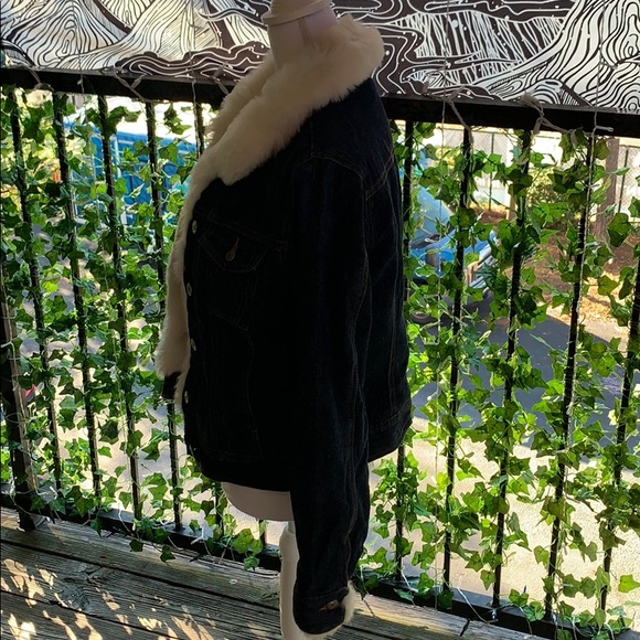 Arizona Jean Jacket - Picture 3 of 5